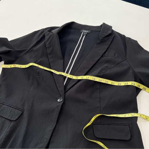 TORRID • 3/4 sleeve blazer coat - Picture 4 of 10